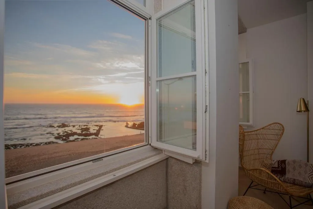 Liiiving in Porto - Luxury Beachfront Apartments 
