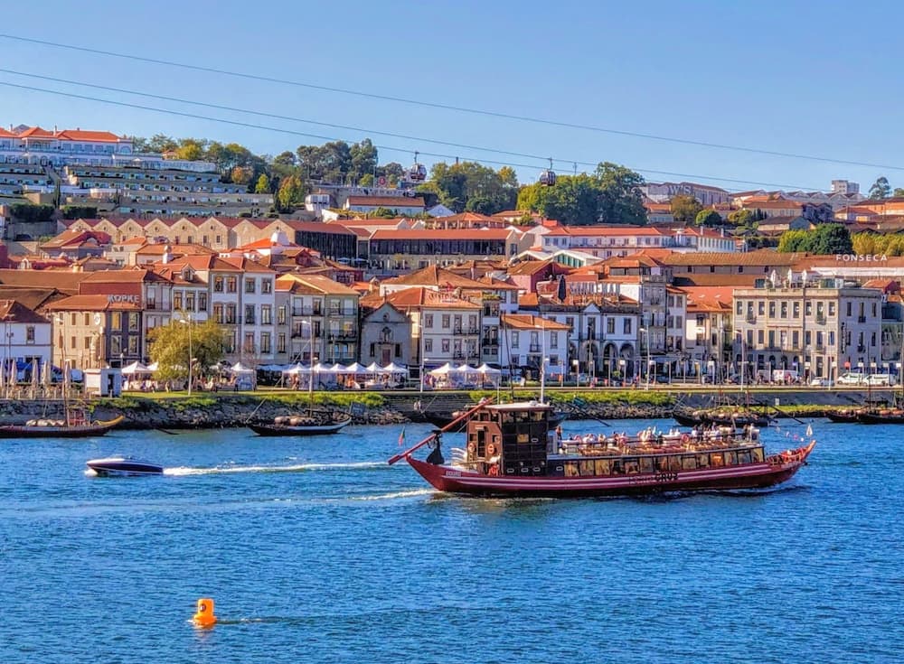 Vistas de las bodegas de Oporto desde la Ribeira  &copy; VPD-Guiajando